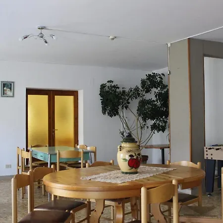 Hotel Casa Per Ferie Beatorosaz 2*